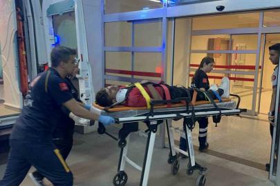 Motosiklet ile otomobil çarpıştı: 1 yaralı