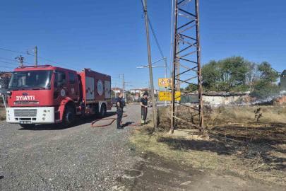 Muratlı’da arsa yangını itfaiye büyümeden söndürdü