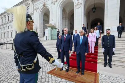 Numan Kurtulmuş Lizbon'da törenle karşılandı