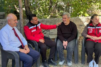 Okul bahçe görevlileri görev başında