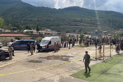 Osmaniye Valisi Serdengeçti: "Öncelikle başımız sağ olsun, saldırıya uğrayan öğretmenimiz maalesef hayatını kaybetti"
