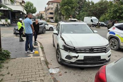 Otomobiller çarpıştı: 1 yaralı