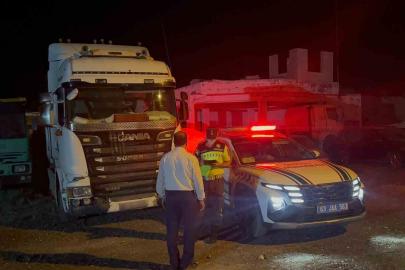 Şanlıurfa sahte plaka takan tır sürücüsü gözaltına alındı