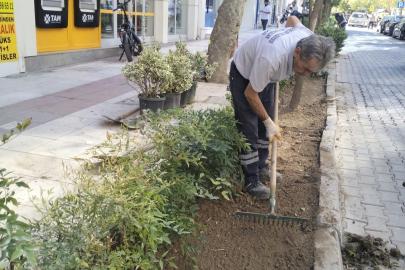 Şehzadeler’de parklar dört mevsim bakımlı tutuluyor