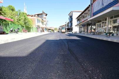 Selendi Atatürk Caddesi’nde yılların yol sorunu çözülüyor