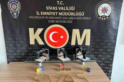 Sivas merkezli 4 ilde kaçak silah operasyonu: 2 tutuklama