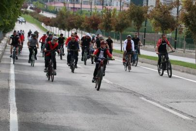 Sivas’ta bisiklet severler pedal çevirdi
