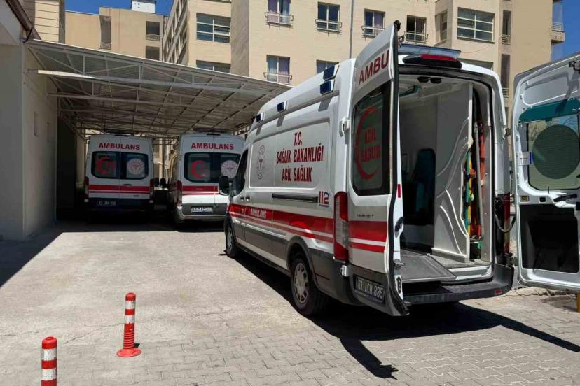 Siverek’te traktör altında kalan biri çocuk, 2 kişi yaralandı