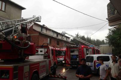 Sultanbeyli’de kentsel dönüşüm için boşaltılan binanın çatısı yandı: 1 kişi dumandan etkilendi
