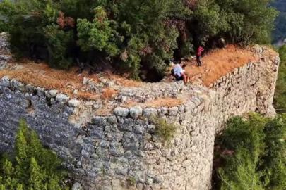 Tarihi Hisar Kalesi yıllara meydan okuyor