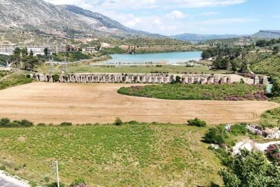Tarihi su kemerleri zamana meydan okuyamadı