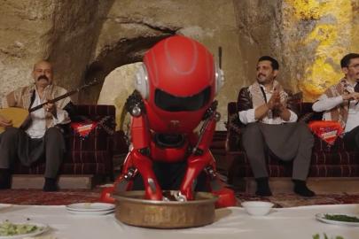 TEKNOFEST robotu sıra gecesinde çiğköfte yoğurdu