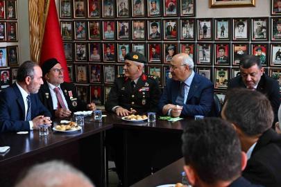 Vali Köşger: "Huzur ve refahı gazilerimize borçluyuz"