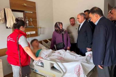 Vali Özkan’dan yaralı öğrencilere ziyaret