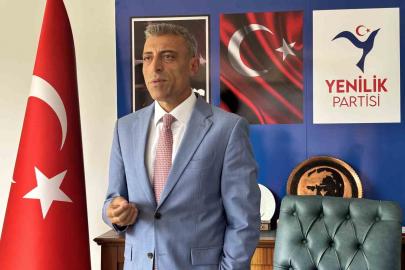 Yenilik Partisi Başkanı Yılmaz: "Anayasa Mahkemesi kararını beklemek eski CHP alışkanlığı"