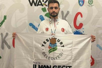 Yeşilyurt Belediyesporlu Ömer Faruk Yılmaz dünya üçüncüsü oldu
