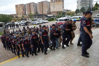 Yolsuzluk soruşturmasında aralarında 2 eski belediye başkanının da bulunduğu 35 şüpheli hakim karşısında