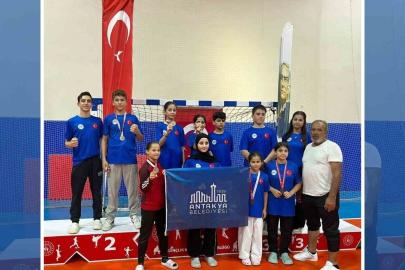 Antakya Belediyesi karate takımı 20 madalya kazandı