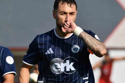 Artun Akçakın hat-trick yaptı