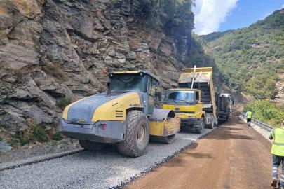 Aydın’ın 17 ilçesinde yollar için eş zamanlı çalışma