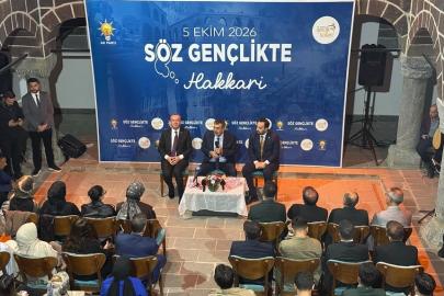 Bakan Tekin gençlerle buluştu