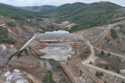 Bayburt Petekli Göleti’nde gövde dolgu çalışmaları sürüyor