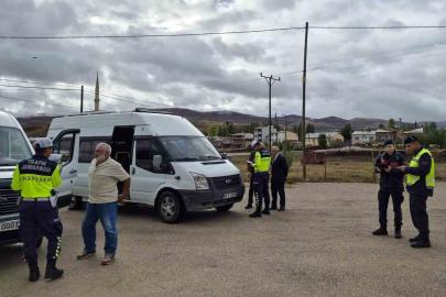 Bayburt’ta okul servislerinin güvenliği kontrol edildi
