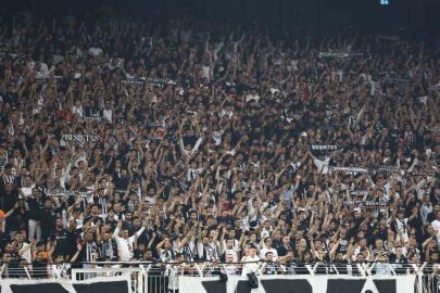 Beşiktaş’tan Trabzonspor’un deplasman yasağı kaldırılsın paylaşımına destek