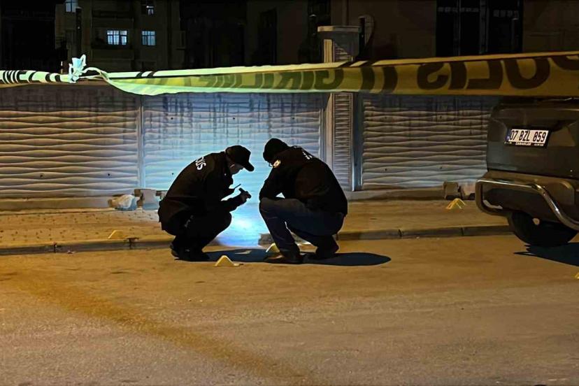 Boşanma aşamasındaki eşini silahla vurarak yaraladı