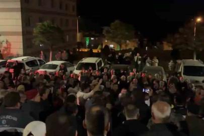 Bursa’da toplu konut sakinlerinden eylem...Site yönetimiyle vatandaşlar birbirine girdi