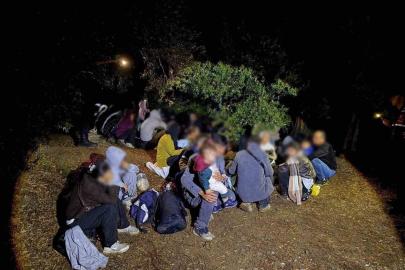 Çanakkale’de 2 organizatör ve 51 kaçak göçmen yakalandı