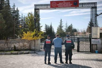 Çeşitli suçlardan aranan 15 kişi tutuklandı