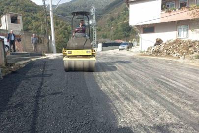 Çilimli’de asfalt yama çalışması sürüyor