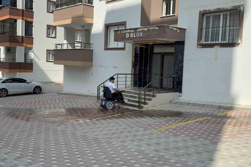 Deprem korkusunu engeli nedeniyle daha ağır yaşıyor