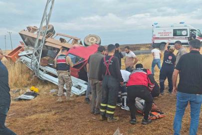 Diyarbakır’da kamyonet devrildi: 5 yaralı