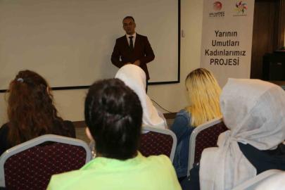 Diyarbakır’da "Yarının Umutları Kadınlarımız" Projesiyle kadınlar bilinçlendirildi