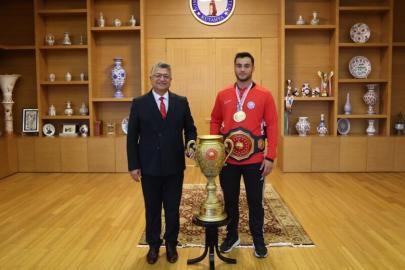 DPÜ’lü Melih Özdemir Cumhurbaşkanlığı Kupası’nda şampiyon oldu