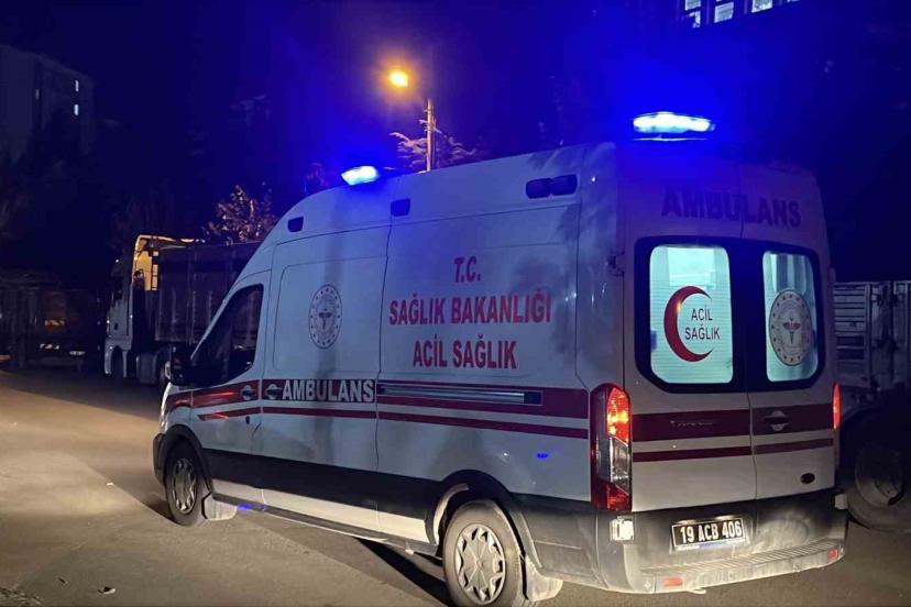 ‘Dur’ ihtarına uymayan motosiklet polis memuruna çarptı