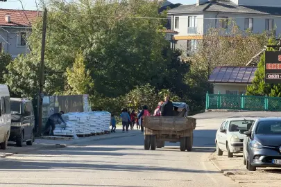 Düzce'de kaldırımlar otoparka dönüştü!