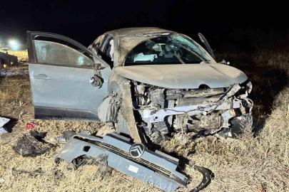 Edirne’de göçmenleri taşıyan otomobil tarlaya devrildi: 10 yaralı