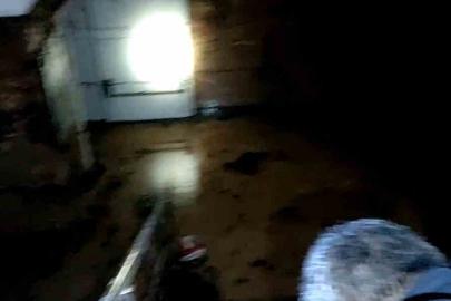 Elazığ itfaiyesi, yağıştan dolayı 7 saattir aralıksız su çekiyor