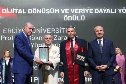 ERÜ’nün Kurumsal Büyük Veri Analitiği Platformuna YÖK’ten ödül