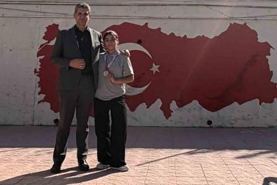 Eskişehir Orgeneral Halil Sözer Ortaokulu, yeni sezona Türkiye birinciliği ile başladı