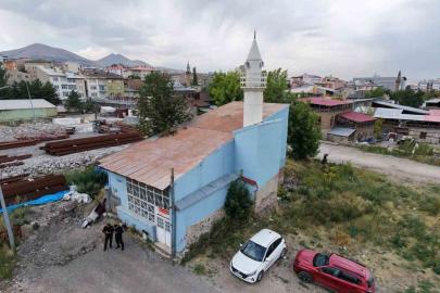 Evden bozma cami, kentsel dönüşümün ortasında zamana direniyor