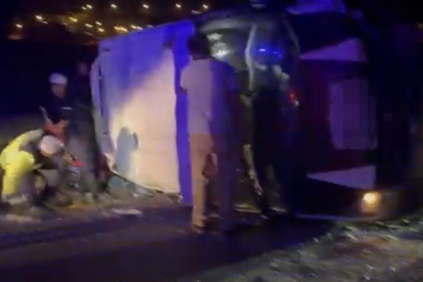 Gaziantep’te tarım işçilerini taşıyan minibüs otomobille çarpıştı: 1 ölü, 7 yaralı