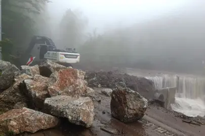 Gölyaka’da yağış sonrası kapanan köy yolları yeniden ulaşıma açıldı