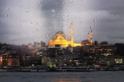 İstanbul’da eğitime 1 gün ara verildi! Motosikletlerin trafiğe çıkışı yasaklandı