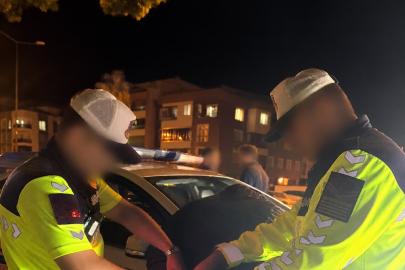 İzmir’de 10 yıl hapis cezası bulunan cezaevi firarisi jandarmadan kaçamadı
