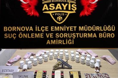 İzmir’de bir evde binlerce uyuşturucu hap ele geçirildi