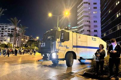 İzmir’de Cemil Tugay protestosunda arbede
